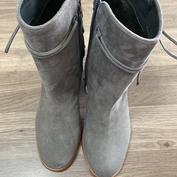 Johnston and Murphy gray suede snakeskin leather block boots - Picture 6 of 10